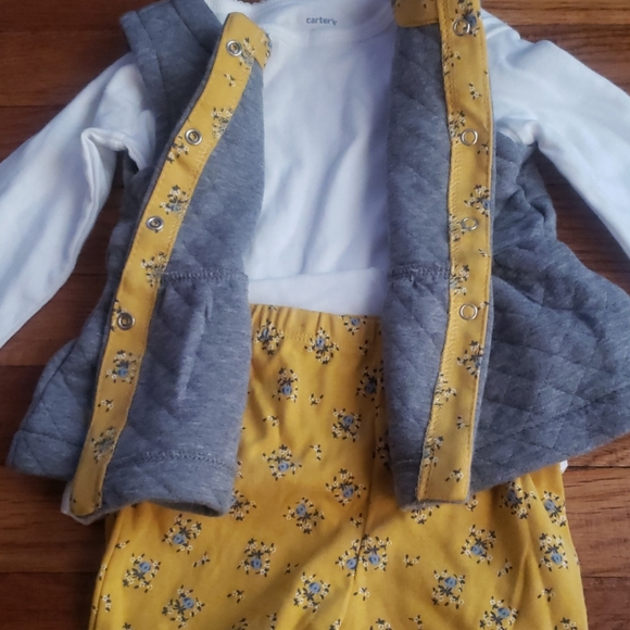 Carters outfit - Picture 2 of 3
